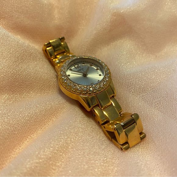GUESS Rose Gold Watch - Picture 3 of 3